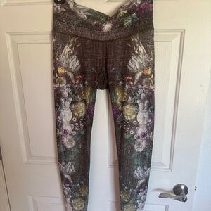 Niyama Sol Dark Floral Barefoot Leggings